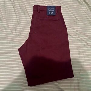 GAP Men's Burgundy Straight Chino Shorts